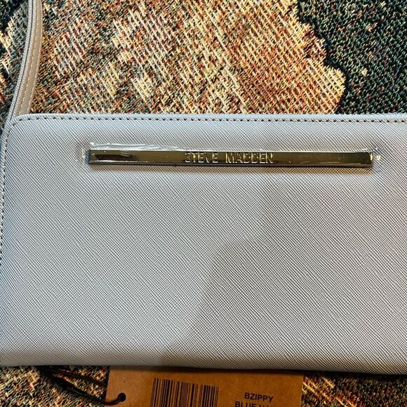 Steve Madden Blue Textured Leather Zip Around Wallet with Gold Hardware NWT - Picture 3 of 12